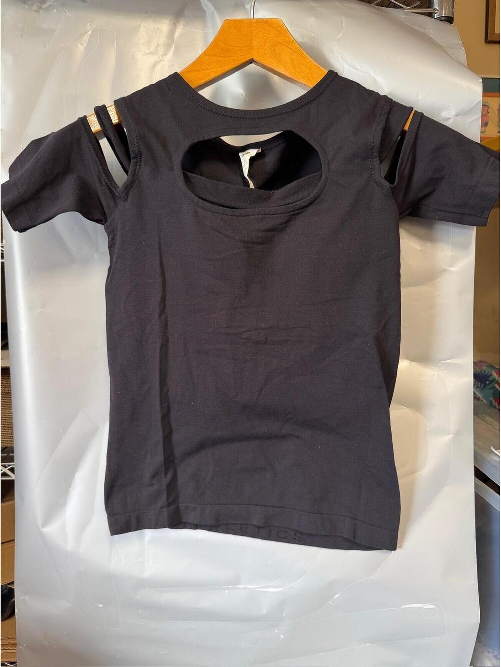 Fabletics‎ Black Cut-out Cold Shoulder Top Women's XS New With Tags